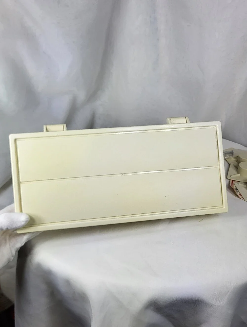 Tupperware #1572-1 Cream Plastic Wax Paper & Foil Dispenser